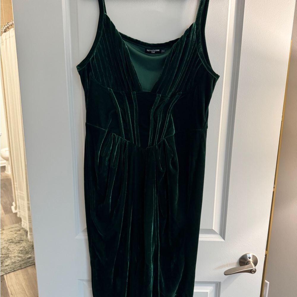 Elegant Green Velvet Dress